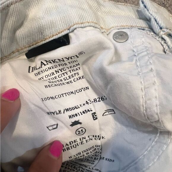 NWT Blank NYC Blue Barrow Vintage high rise Jean shorts size 25 with raw hem - Picture 7 of 9